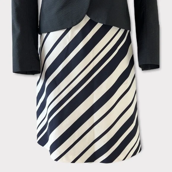 ANN TAYLOR WHITE with BLACK STRIPED SKIRT size 4